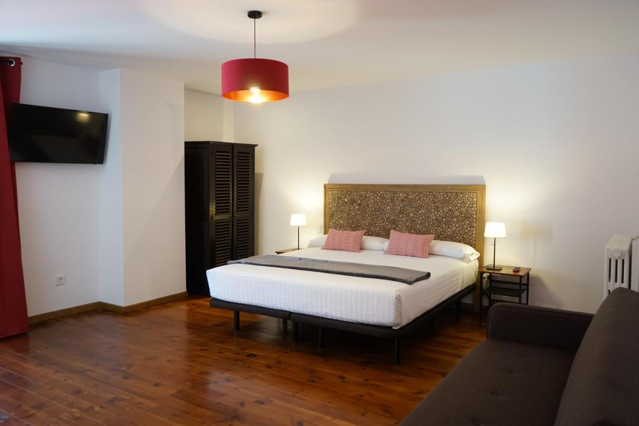 Fonda Biayna Hotel Bellver De Cerdanya Eksteriør billede
