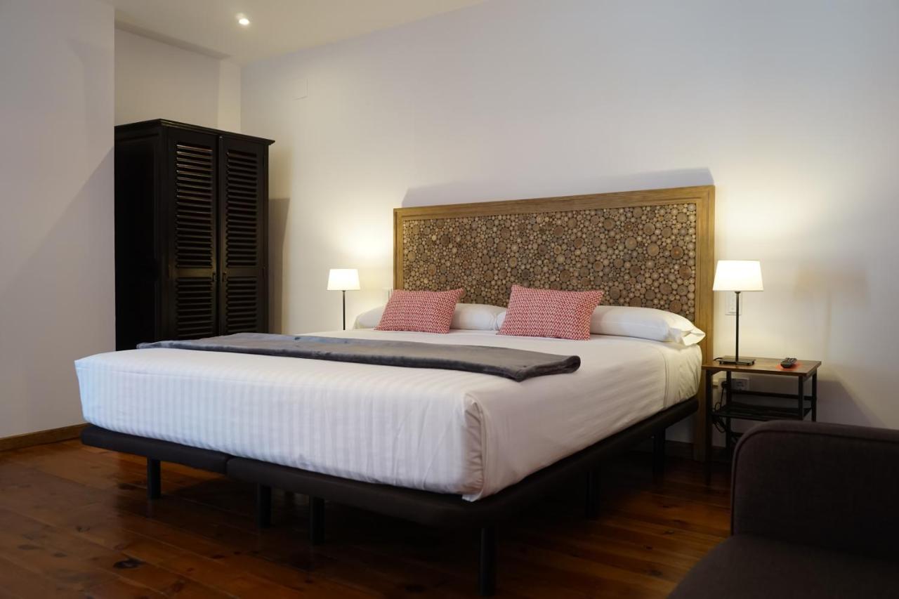 Fonda Biayna Hotel Bellver De Cerdanya Eksteriør billede