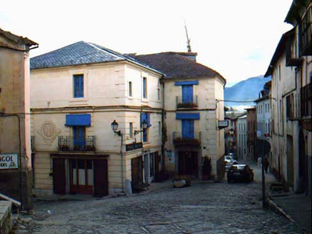 Fonda Biayna Hotel Bellver De Cerdanya Eksteriør billede